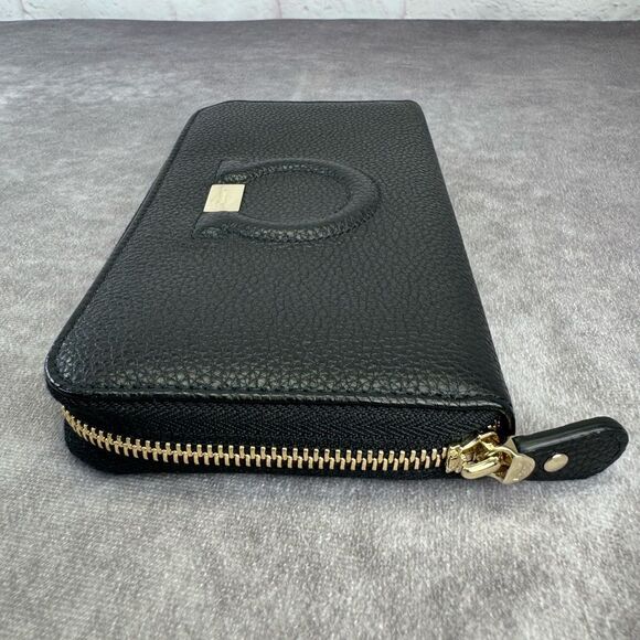 Salvatore Ferragamo Gancini City Zip Black Leather Wallet - Picture 5 of 11